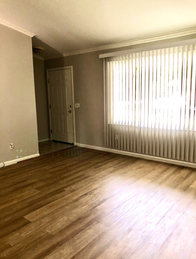 Building Photo - 21600 Whittington St