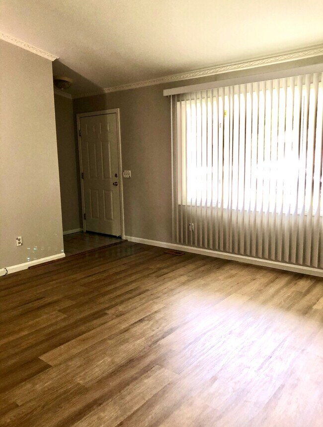 Foto del edificio - 21600 Whittington St