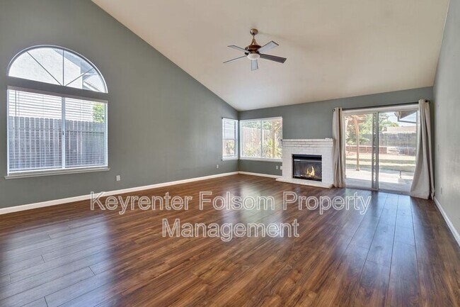 Foto del edificio - 617 Vernon Oaks Dr
