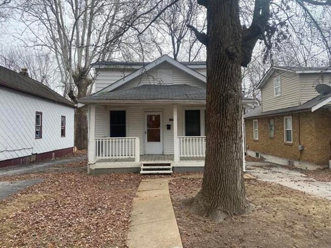 Building Photo - 5450 Janet Ave