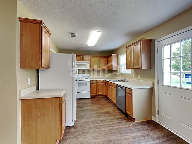 Building Photo - 1311 Chopin Ct S