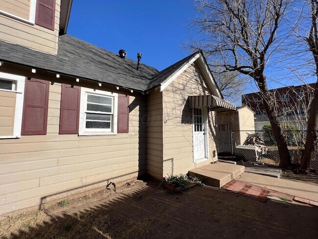 Foto del edificio - 2211 S Polk St