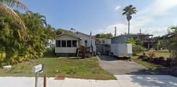 Foto principal - 5871 Estero Blvd