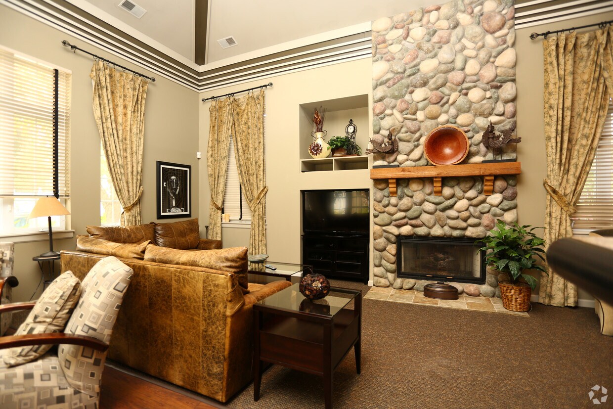 Park Meadows Apartments 398 Enchanted Pky Ballwin, MO