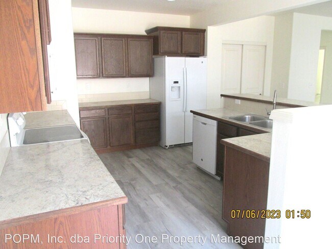Foto del edificio - 4 br, 2.5 bath House - 15542 Jefferson Ave