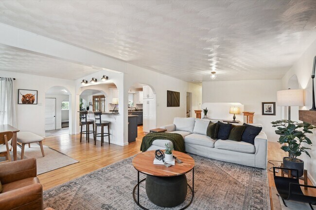 Foto del edificio - 5944 S Milwaukee Way