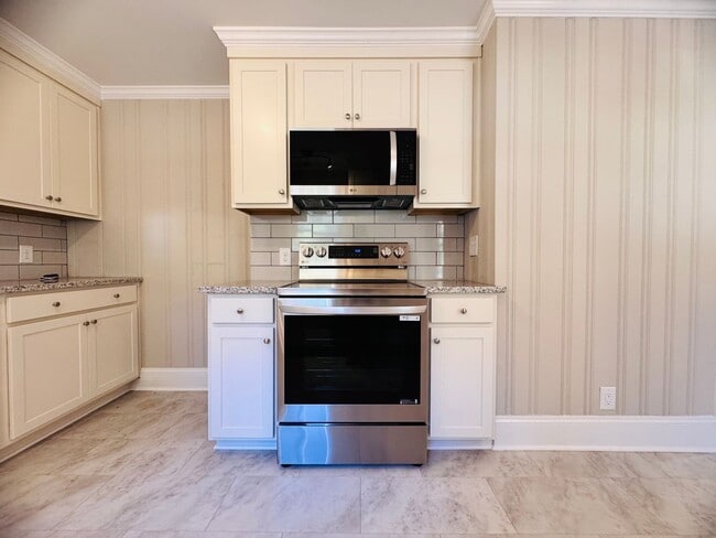 Building Photo - Beautiful 2BR Butner Home