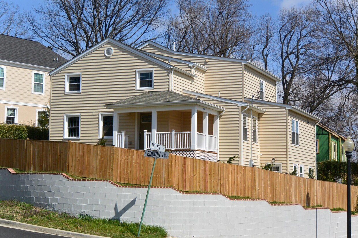 1000 S Edison St, Arlington, VA 22204 House Rental in Arlington, VA