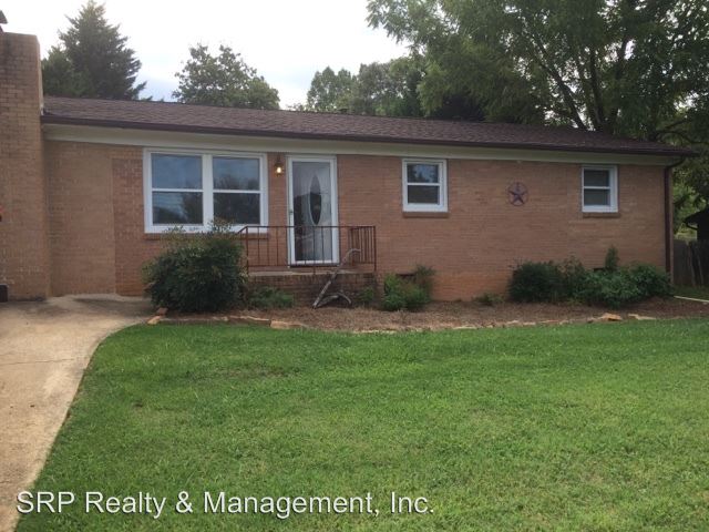 Primary Photo - 4705 Chapel Grove Rd