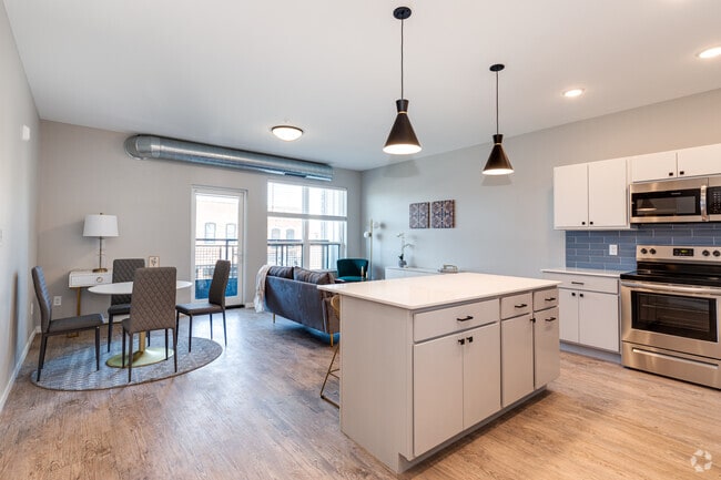 Interior Photo - The DECO