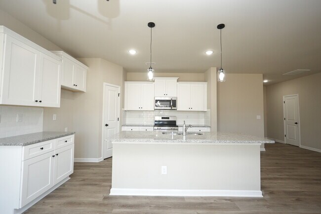 Building Photo - 7220 Stoney Wood Ln