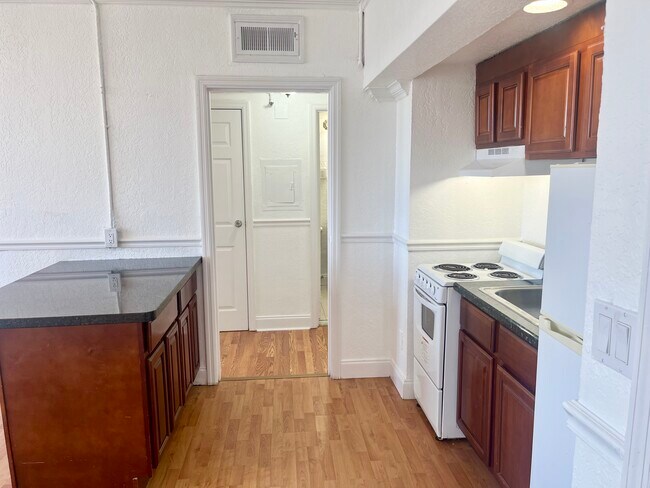 Foto del edificio - 311 W Ashley St