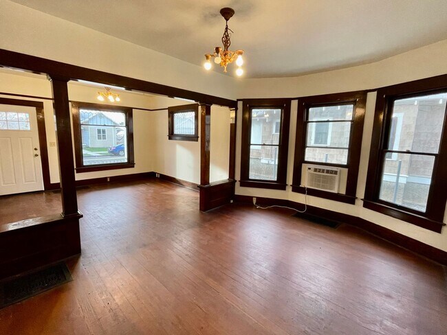 Building Photo - Lovely 2-Bedroom Home!