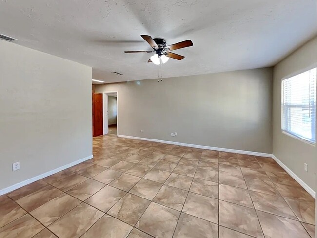 Building Photo - 2851 US-19