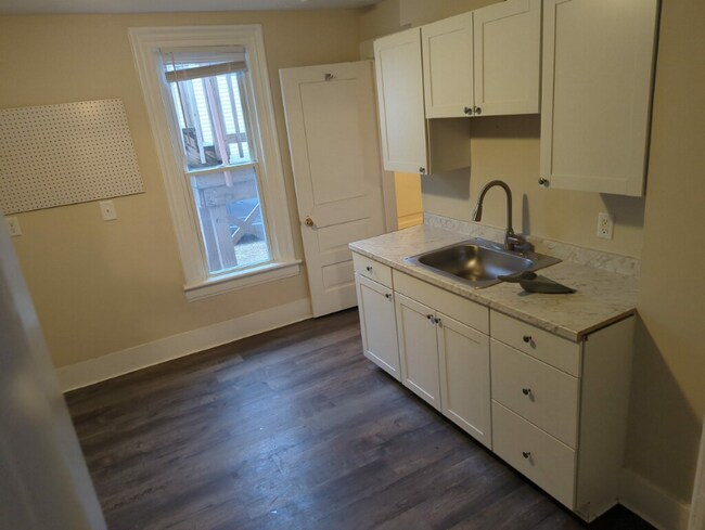 Foto del edificio - 2404 2nd St