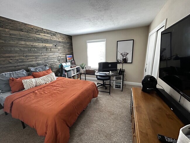 Foto del edificio - 13710 Orange Sunset Dr