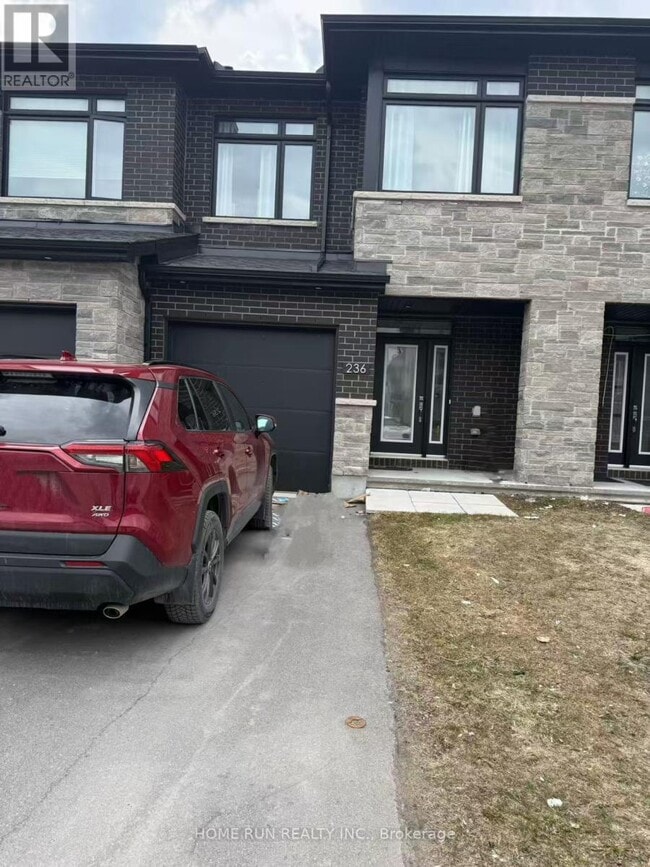 Building Photo - 236 Sheaf Row