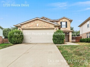 Building Photo - 1720 Haven Dr