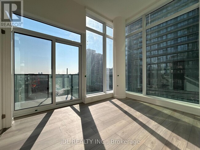 Photo du bâtiment - 110 Broadway Ave