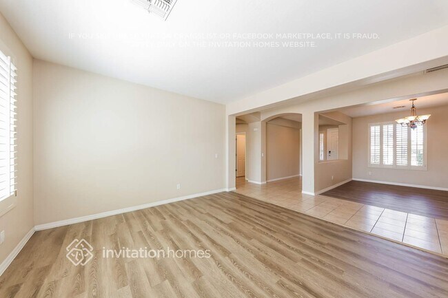 Building Photo - 5405 W Siesta Way