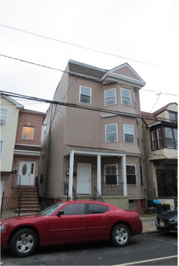 Building Photo - 648 S 19th St