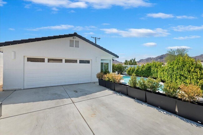 Building Photo - 54990 Avenida Madero