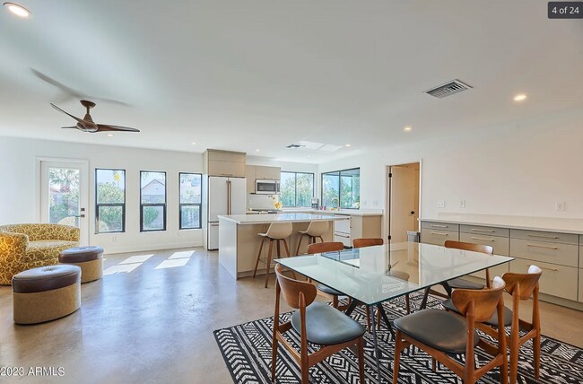 Foto del edificio - 10221 N 28th St