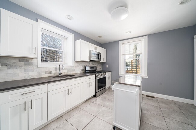 Foto del edificio - 159 Milford Ave