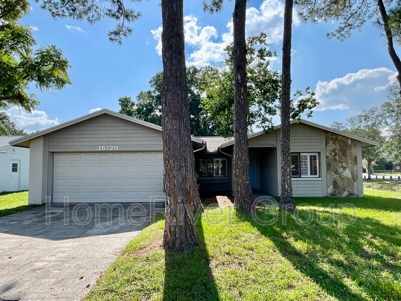 Foto principal - 15720 Country Lake Dr