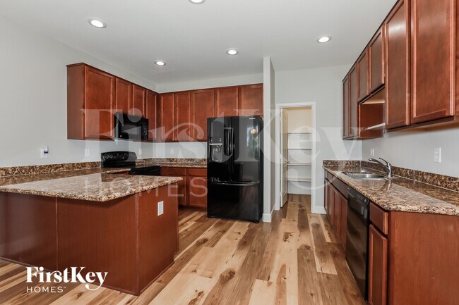 Foto del edificio - 940 S Henry Ln