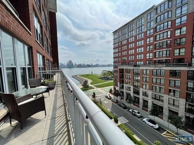 Foto del edificio - 1125 Maxwell Ln