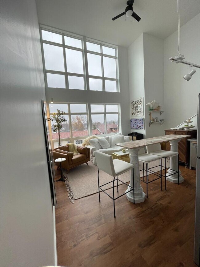 Foto del edificio - 1585 Hertel Ave