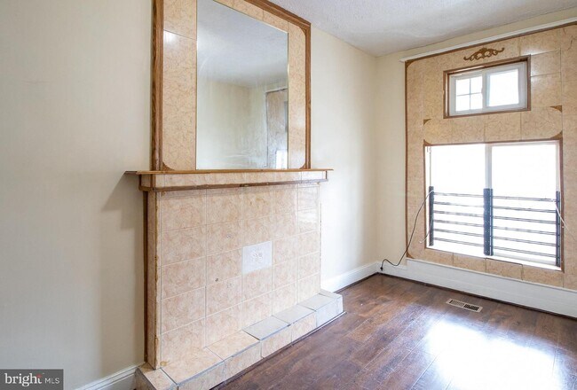 Building Photo - 1707 Homestead St