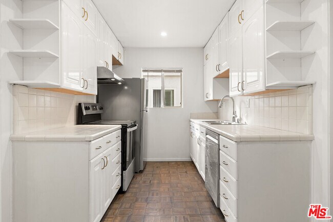 Foto del edificio - 4213 Whitsett Ave