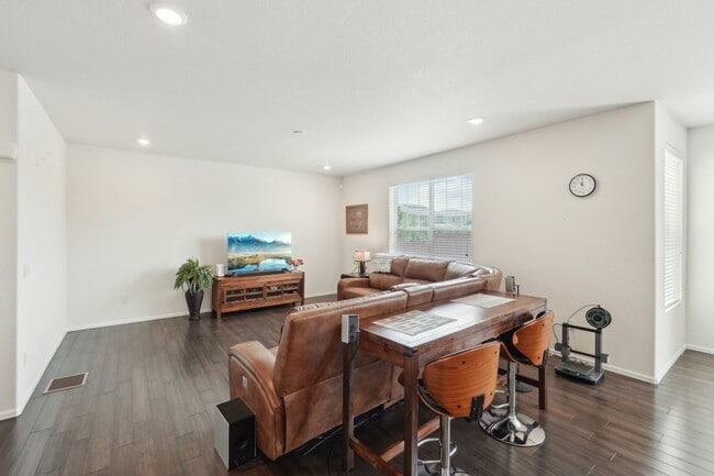 Photo - 4 bed 3.5 bath house located in Thornton!!