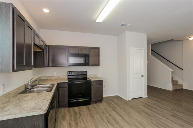 Foto principal - 5525 Eagle Point Dr
