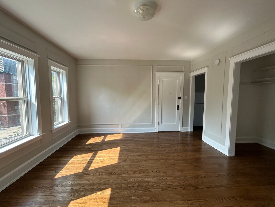 Foto principal - 2648 N Spaulding Ave