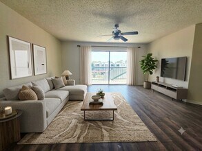 Building Photo - 2826 S Bartell Dr