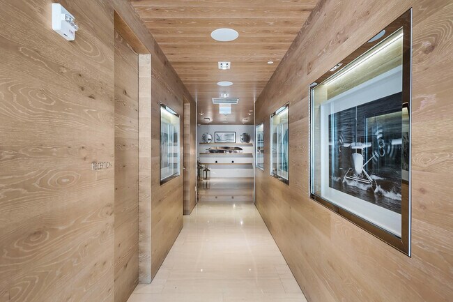 Foto del edificio - 401 N Birch Rd