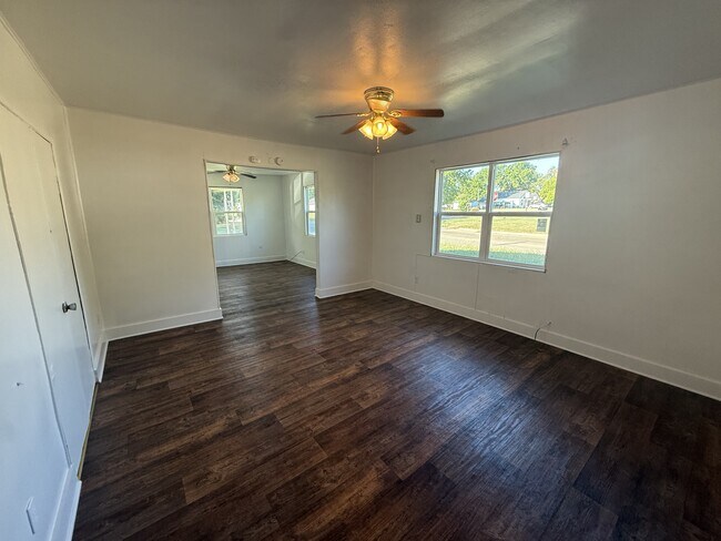 Foto del edificio - 530 W 18th St