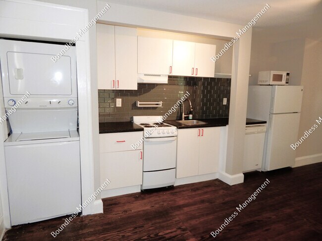 Building Photo - 522 Morgan St NE