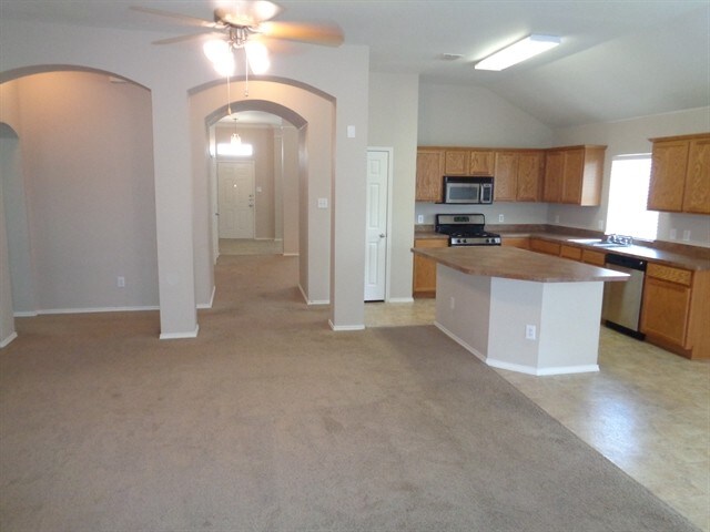 Foto del edificio - 401 Fireberry Dr