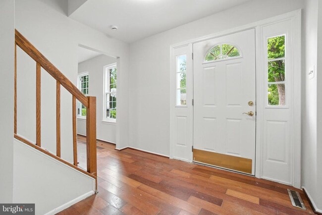 Building Photo - 4739 Bates Dr