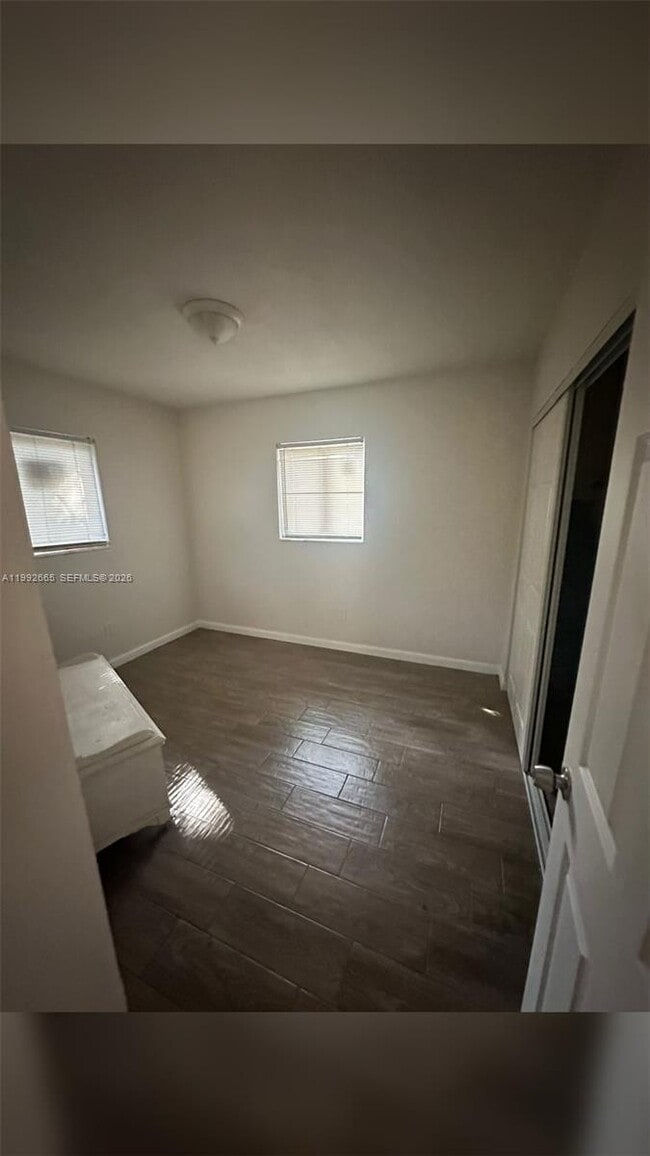 Building Photo - 5460 SW 38th Ct