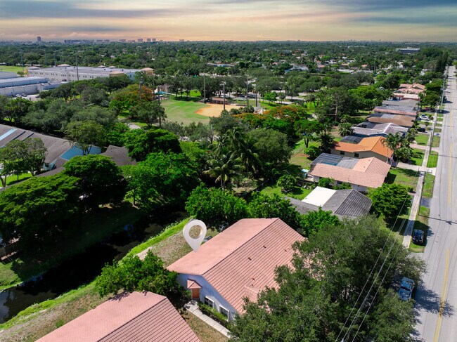 Foto del edificio - 1160 NW 15th Ave