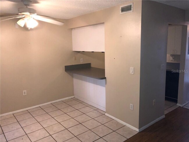 Building Photo - 2611 Pine Lake Terrace