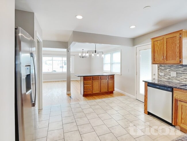 Building Photo - 4010 Monroe St NE