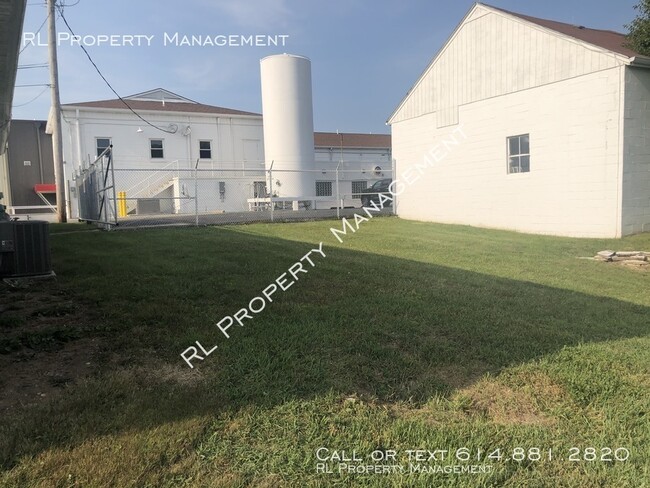 Building Photo - 1220 Alton Darby Creek Rd