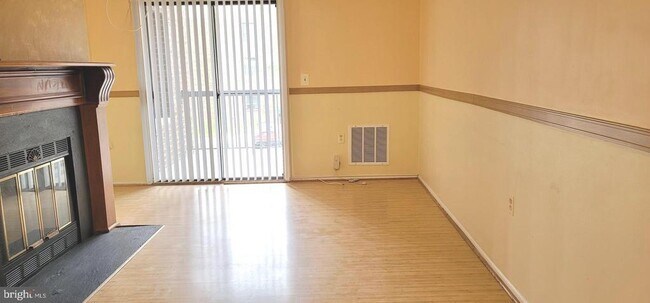 Foto del edificio - 18010 Chalet Dr