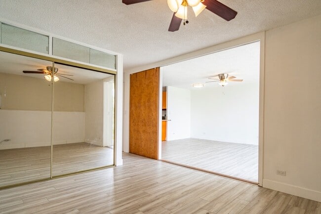 Building Photo - 2355 Ala Wai Blvd
